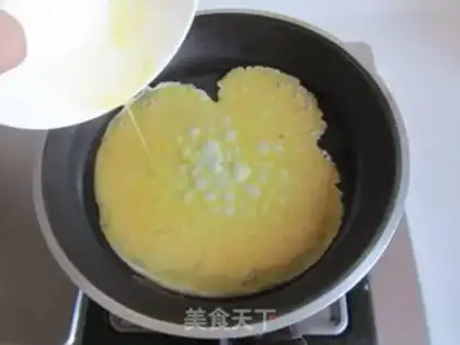 Make Tomato eggs, fried cake step 2