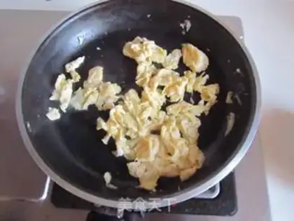 Make Tomato eggs, fried cake step 3