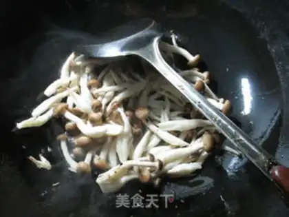 Make Crab mushrooms fried broccoli step 2