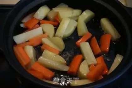 Make Sandpot potato beef step 6