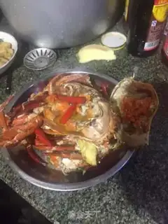 Make Spicy crabs step 1