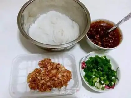 Make Meat and powdered rice step 0