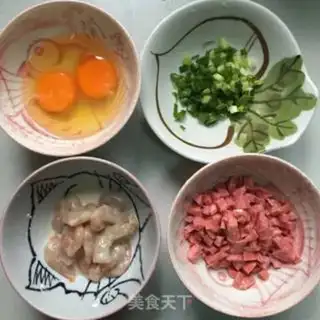Make Yangzhou fried rice step 2