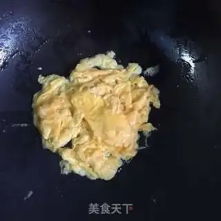 Make Yangzhou fried rice step 5
