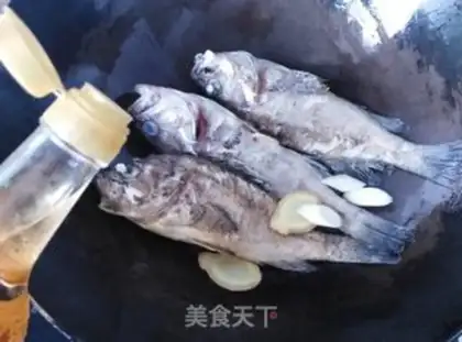Make White and yellow fish soup step 4