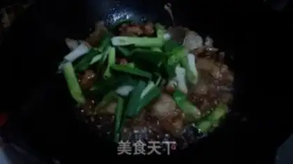 Make Garlic sprouts back to the pot step 5