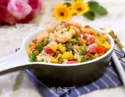 Make Yangzhou fried rice step 11