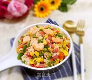 Make Yangzhou fried rice step 12