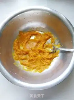 Make Pumpkin rolls step 0