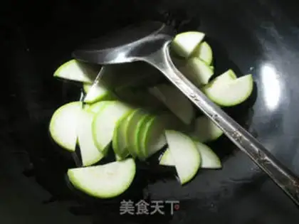 Make Eggs dry and fried step 2