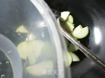 Make Eggs dry and fried step 3