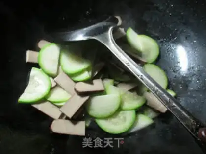 Make Eggs dry and fried step 5
