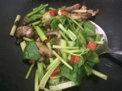 Make A little gravy step 4