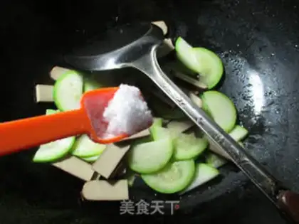 Make Eggs dry and fried step 6