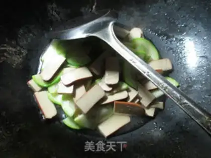 Make Eggs dry and fried step 8