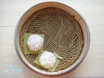Make Panda Pearlball step 8