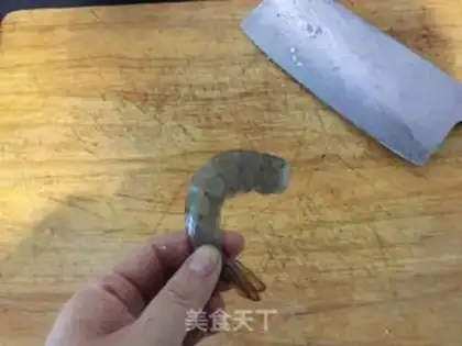 Make Garlic fans steam shrimp step 1