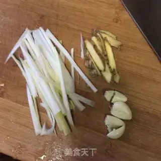 Make The radish gravy soup step 1
