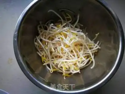Make Carrot sprouts step 1