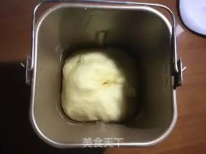 Make Japanese milk rolls step 2