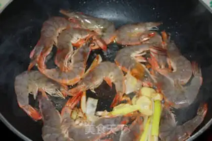 Make The restaurant is full of shrimp step 5