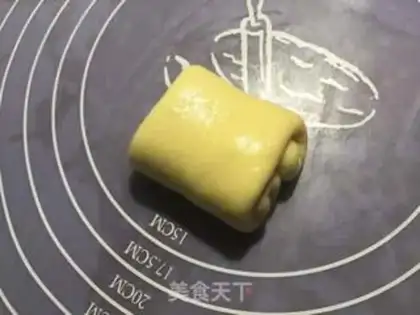 Make Japanese milk rolls step 7