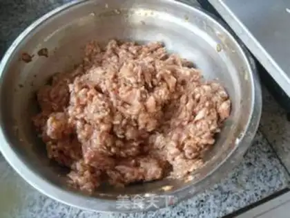 Make Big radish pork bun step 2