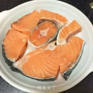 Make Fried salmon with pasta butter and butter step 1