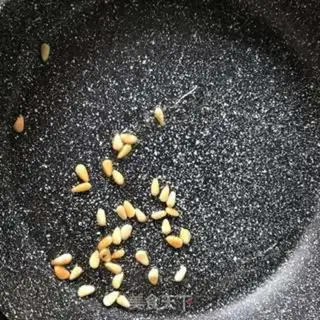 Make Golden Jade is full of pine corn step 1