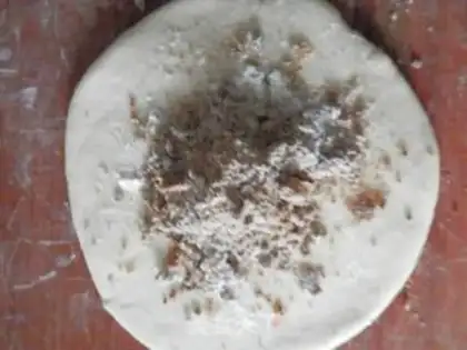 Make Steamed Sugar Triangle step 3