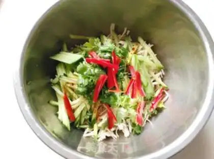 Make Spicy chicken silk step 7