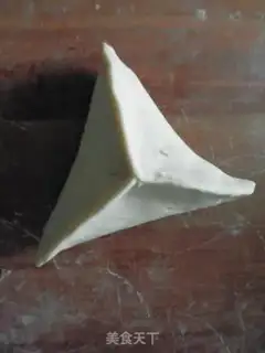 Make Steamed Sugar Triangle step 4