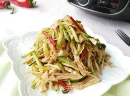 Make Spicy chicken silk step 8