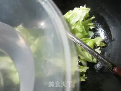 Make Round cabbage with pig tongues step 3