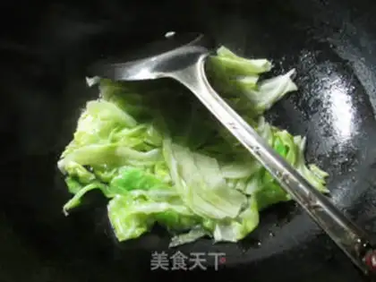 Make Round cabbage with pig tongues step 4