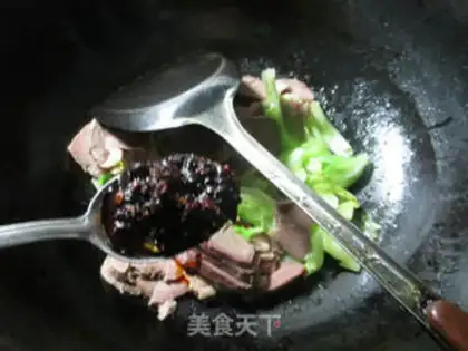 Make Round cabbage with pig tongues step 6