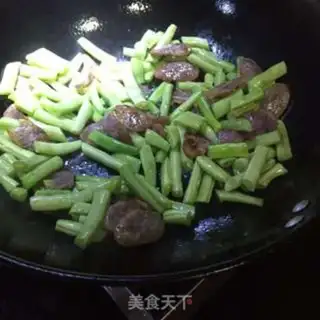 Make Weenie fried four season beans step 2