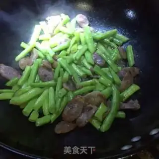 Make Weenie fried four season beans step 4