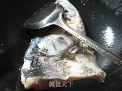 Make Cook fish heads step 1