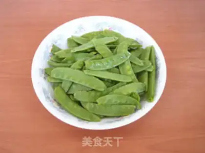 Make Garlic Dutch beans step 0