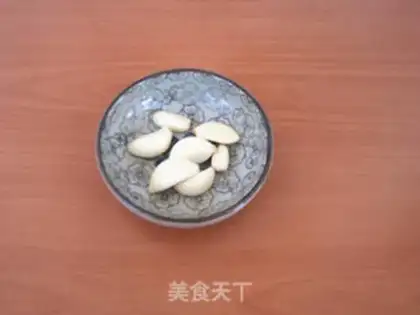 Make Garlic Dutch beans step 1