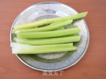 Make The Celery Lily step 0