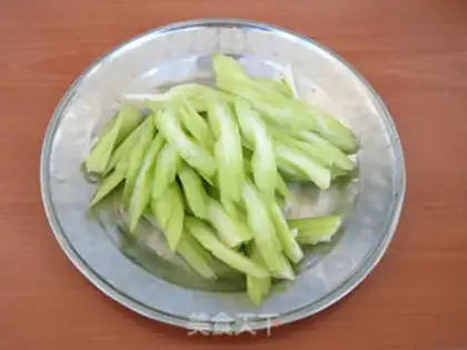 Make The Celery Lily step 2