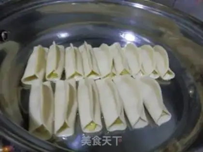 Make A big, fat, fat, yellow pot sticker step 5