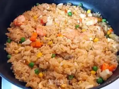 Make Shrimp shrimp and egg fried rice step 7