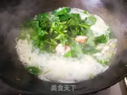 Make Shrimp spinach noodles step 7