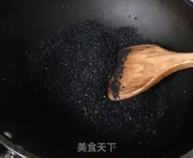 Make Black sesame pecan powder step 1