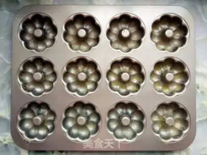 Make Flower donut step 1