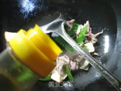 Make Dutch soy-dry squid shavings step 6