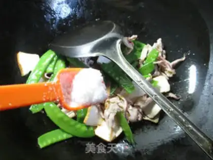 Make Dutch soy-dry squid shavings step 7